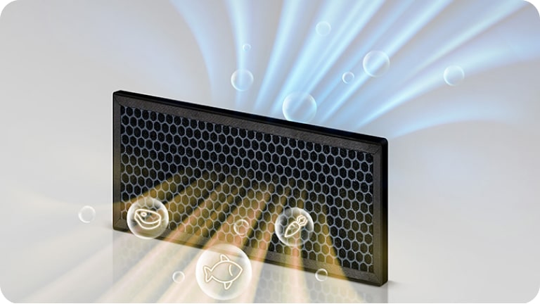 Tủ lạnh LG ngăn đá dưới có công nghệ lọc carbon loại bỏ mùi hôi và giữ thực phẩm bên trong tươi ngon.