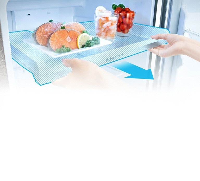 Hình ảnh một người đang lấy khay kéo ra của tủ lạnh