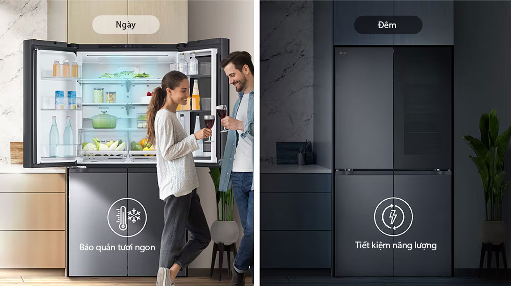 Hình ảnh bên trái là một cặp đôi đang cầm ly trước tủ lạnh đang mở vào ban ngày. Tủ lạnh chỉ mở một