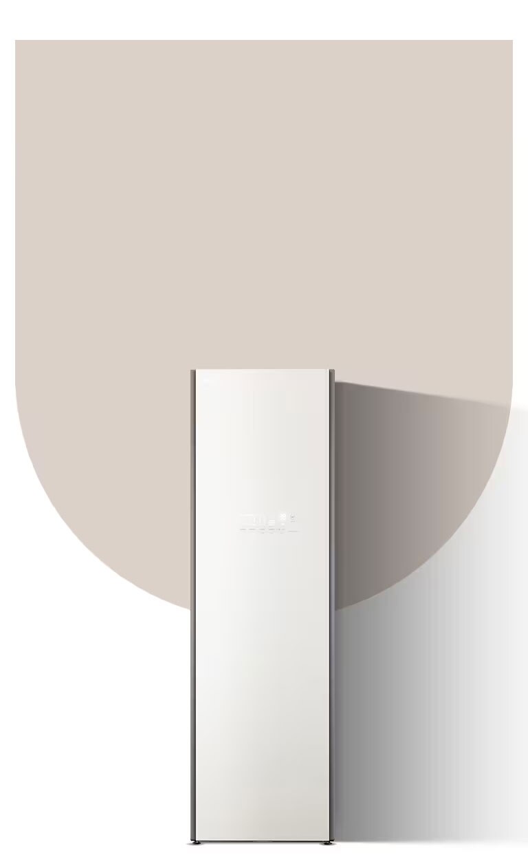 Hình ảnh tủ chăm sóc quần áo LG Styler Objet Collection màu be sương mờ.
