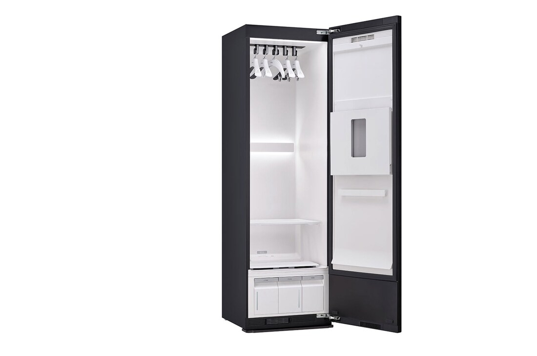 Cửa phải phía bên trái hé mở