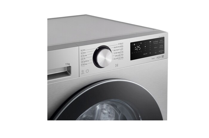 Hình ảnh phun nước lên áo với 4 tia phun