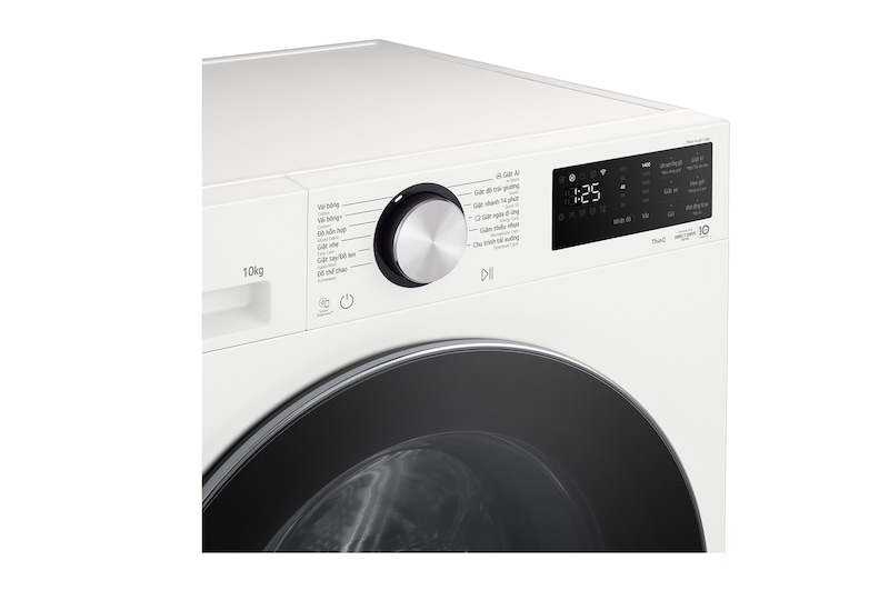 Hình ảnh phun nước lên áo với 4 tia phun
