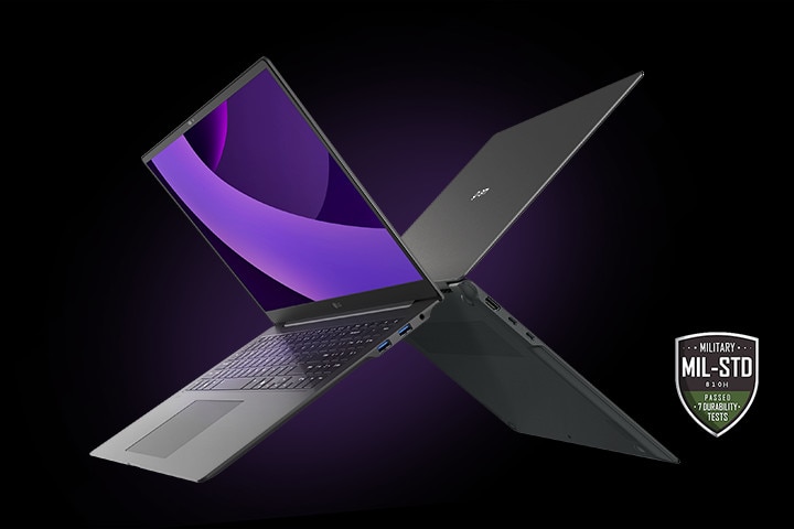 Laptop LG gram siêu nhẹ với thiết kế mỏng gọn, tiện lợi, được trưng bày ở tư thế mở hình chữ X, làm nổi bật chứng nhận độ bền MIL-STD.