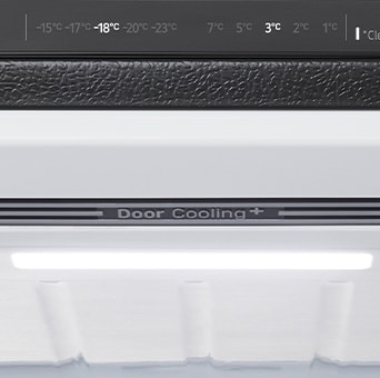 Cận cảnh tính năng door cooling và bảng điều khiển nhiệt độ trong tủ lạnh LG ngăn đá dưới.