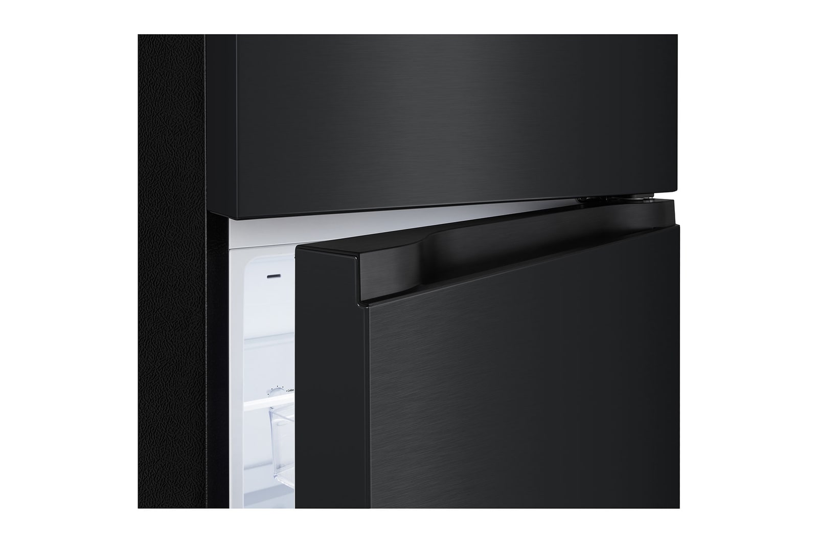 Hình ảnh tay nắm của Tủ lạnh ngăn đá trên Essence 217L màu đen mờ với công nghệ LinearCooling và tính năng Khử mùi.