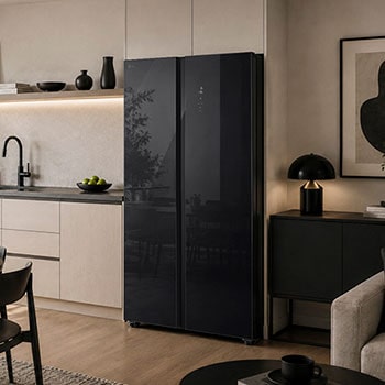 Tủ lạnh Side by Side LG GDFB607VGAH Kính Đen trong không gian sống hiện đại, tôn lên vẻ đẹp sang trọng cho ngôi nhà.