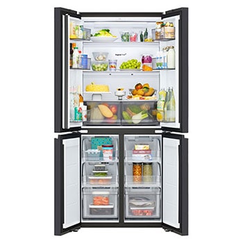 Mặt trước mở view với thực phẩm được lưu trữ