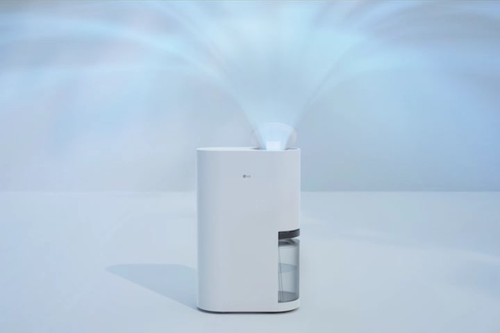 Video of the dehumidifier operating in Smart+ mode and the wind spreading widely