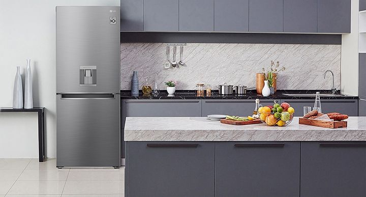  Flat door finish for a modern design