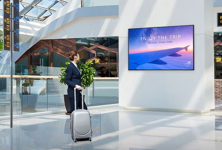 The display has been installed on a column at the airport, which is exposed to the bright sunlight. In spite of bright environment, advertisements on the display are clearly demonstrated.