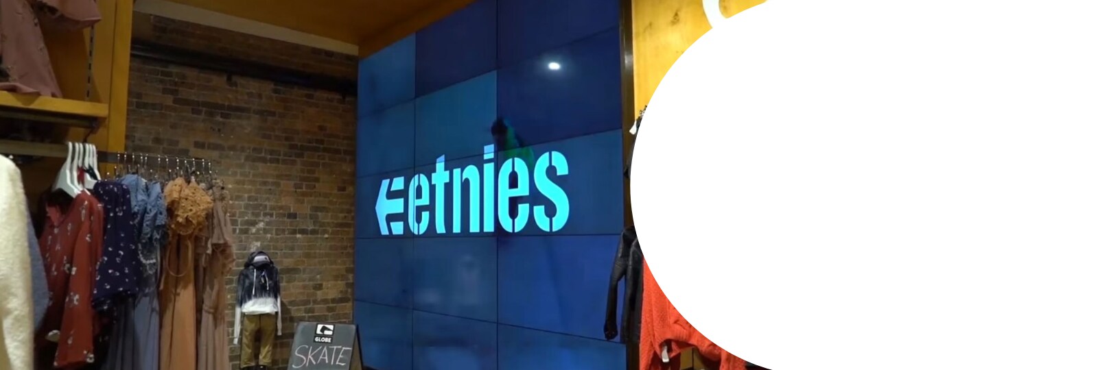 City Beach Rides the Digital Content Wave with LG Video Wall Signage