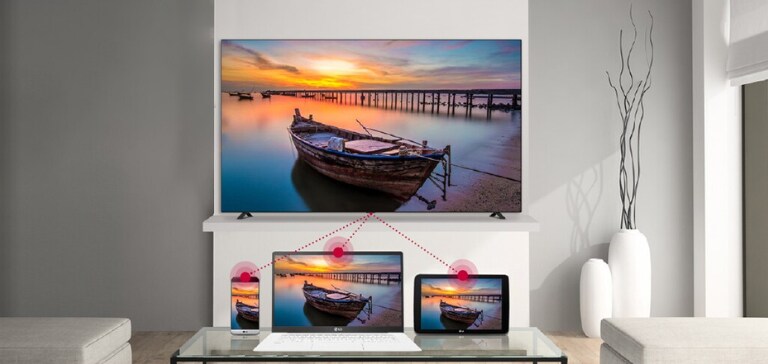 With the TV’s SoftAP function, connect other devices such as mobile phones, laptops, and tablets.