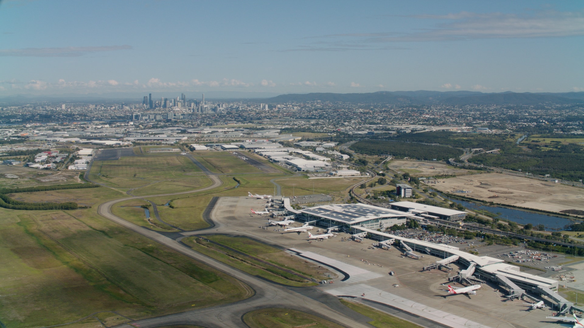 Brisbane Airport digital signage powered by LG