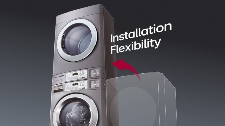 Lavadora y secadora comerciales LG apiladas verticalmente que muestran la flexibilidad de instalación