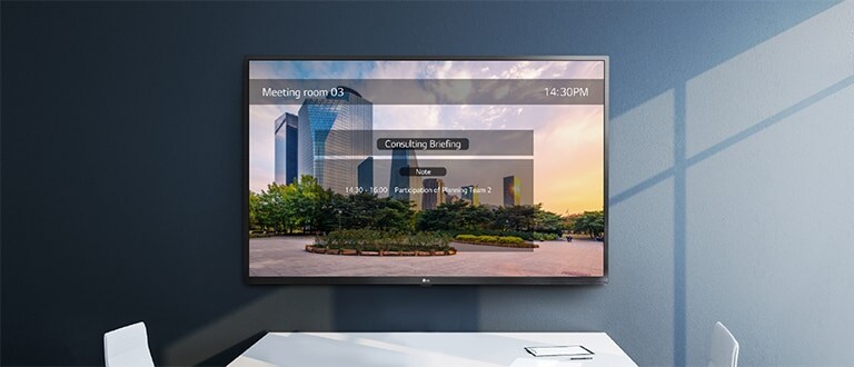 One:Quick Share PC application allows to adjust the settings of the signage without remote control. And the signage on the wall shows one example of the Office Meeting Mode which users can set from the app.