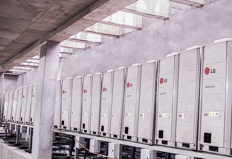 SAC_EQUUS333_02_1461214388647