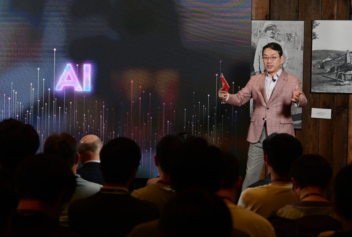 LG takes Center Stage at 37th International Electric Vehicle Symposium and Exhibition