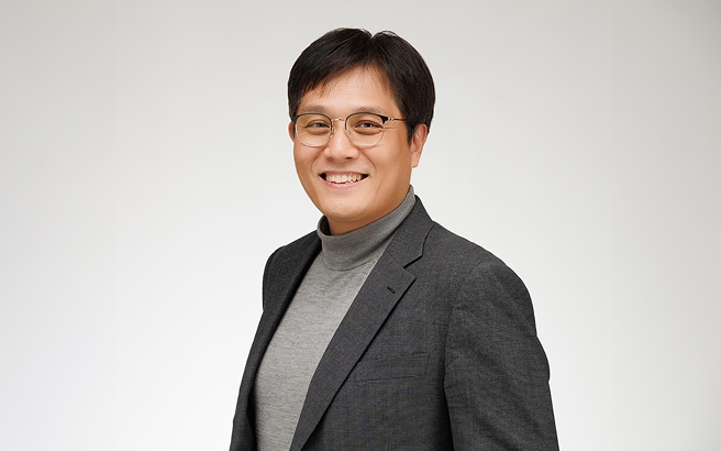 [Executive Corner] When Displays Become Interfaces: Pioneering Human-Centered Experiences in the SDV Era