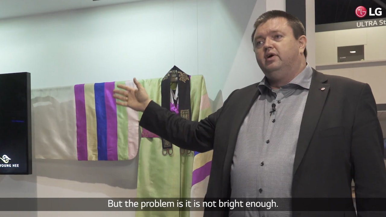 [ISE2016]LG Booth_Retail Solution_Window Facing Display & UHD Signage