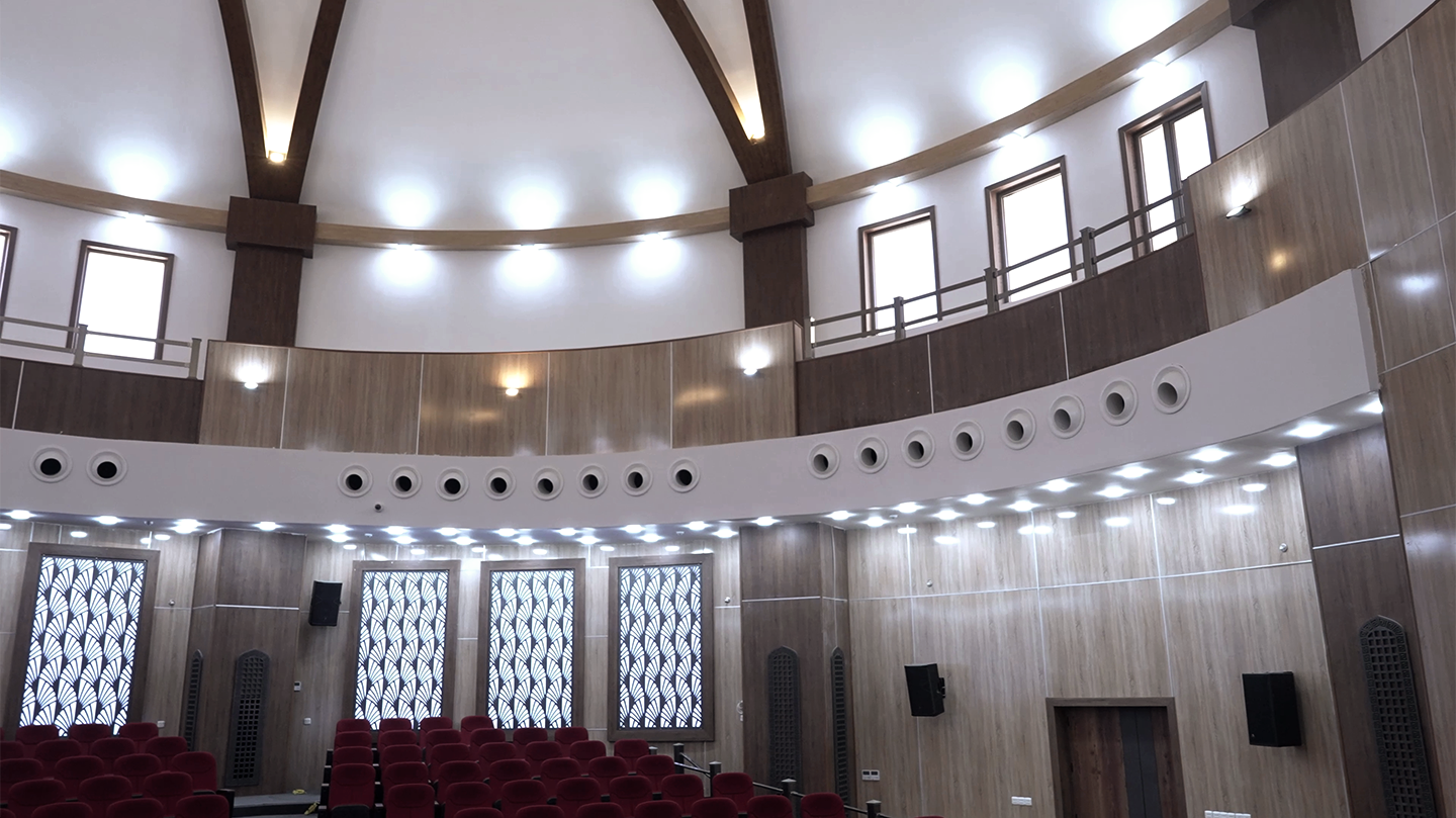 Indoor units installed inside the auditorium	 	 	
