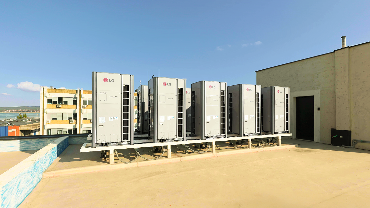 Multiple LG Multi V i installed on rooftop