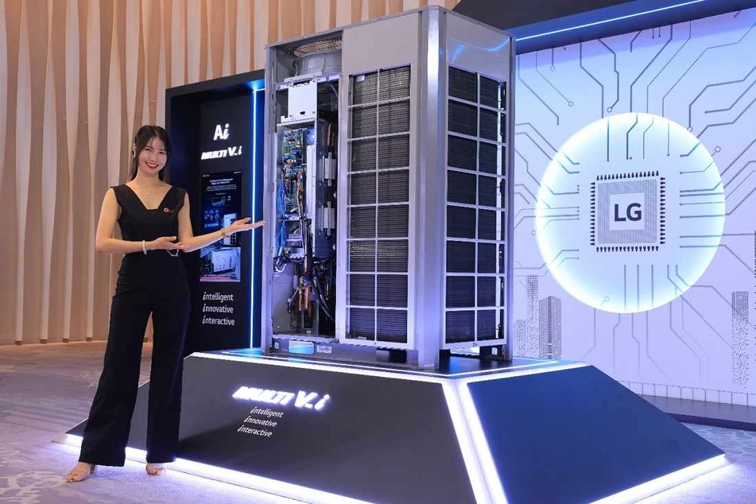 Female presenter introducing the LG Multi V i system showcasing its advanced AI and energy efficiency. Represents LG’s next-generation HVAC solution emphasizing sustainability and smart performance.
