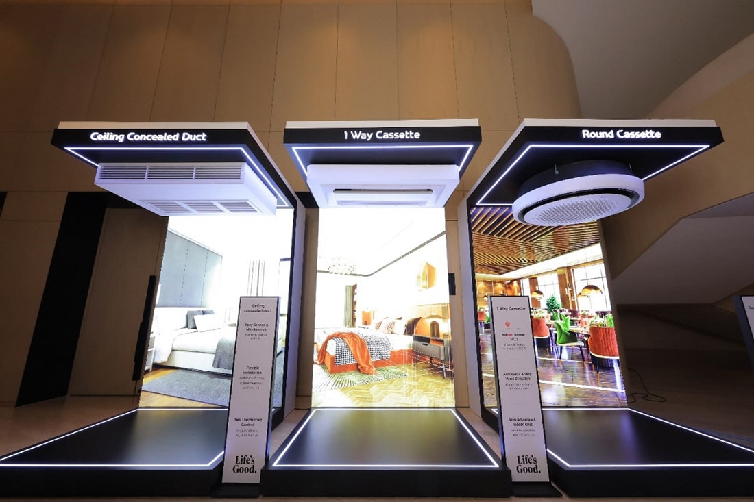LG exhibition space displaying Ceiling Concealed Duct, 1 Way Cassette, and Round Cassette units. Demonstrates LG’s diverse HVAC indoor solutions optimized for efficiency and design flexibility.