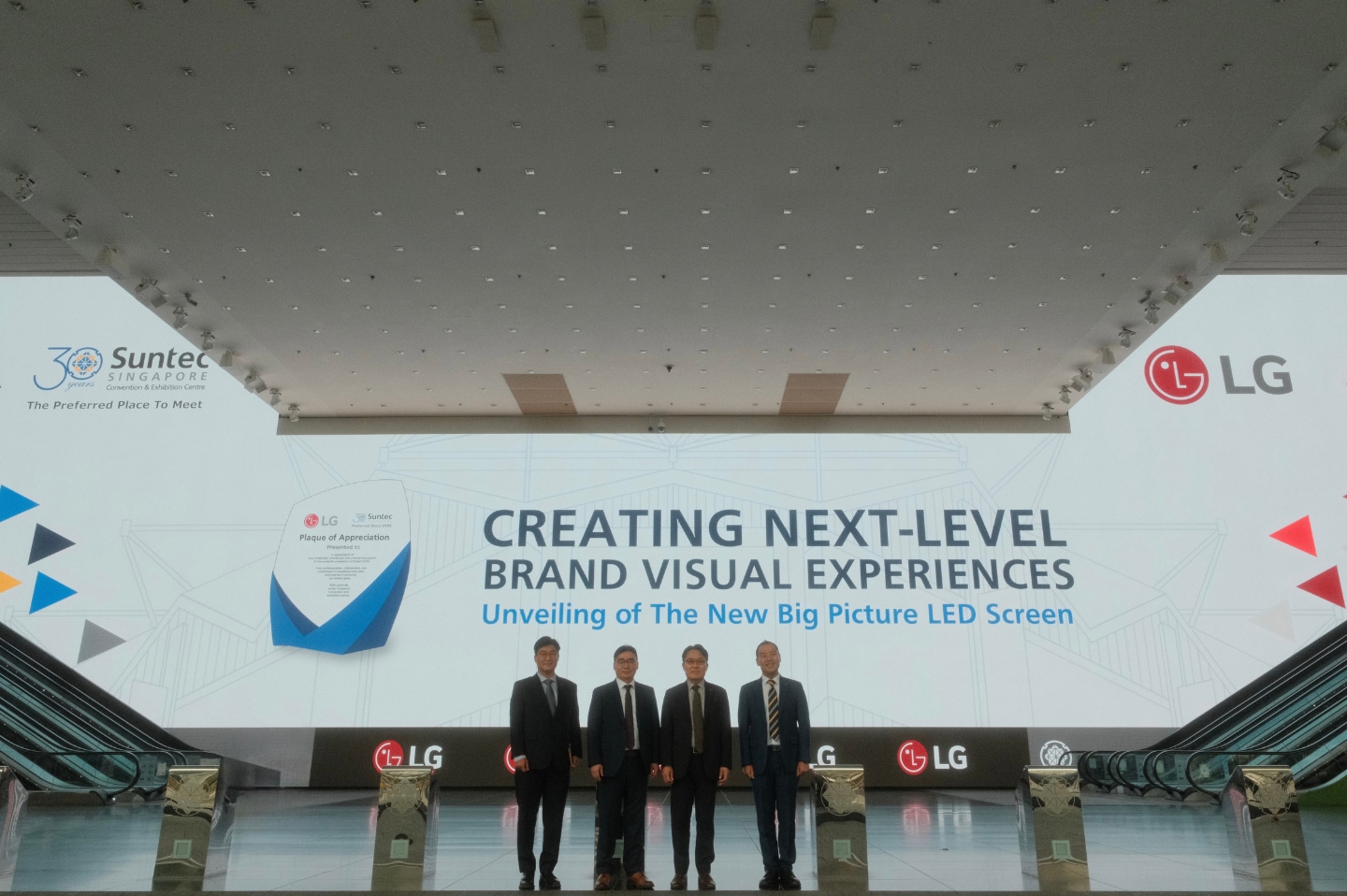From First Impression to Lasting Impact: How LG and Suntec Singapore Are Redefining Visual Storytelling at Scale