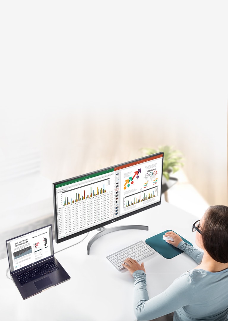 UltraWide monitor enabling users to see multiple documents at once