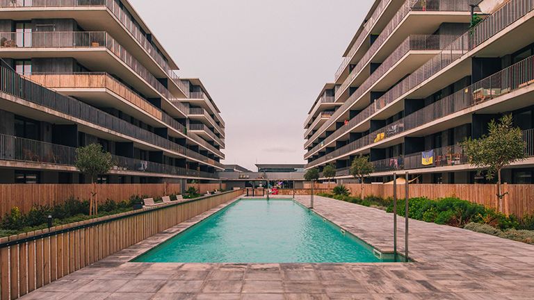 Marina Living: Redefining Residential Comfort with LG's Sustainable HVAC Solutions