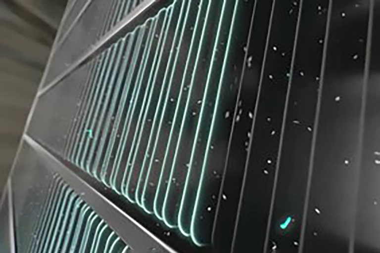 The vertical-shaped PM 1.0 filter captures ultrafine dust particles.