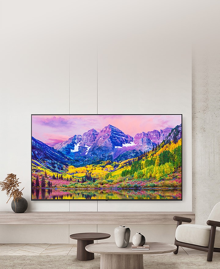 LG Commercial TV displaying vivid street scene with classic car, designed for hotel and healthcare environments. LG hospitality and healthcare TV solutions offering customized guest experiences with vibrant picture quality.