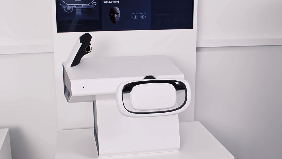 In-cabin sensing use case scene shows LG VS supporting driver monitoring and advanced in-cabin capabilities.