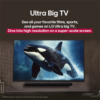 LG TV dengan layar yang sangat besar dipasang di dinding di atas LG Soundbar di ruang tamu bergaya modern.