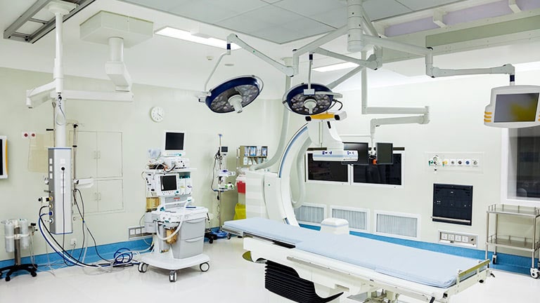 صورة لغرفة العمليات بإحدى المستشفيات