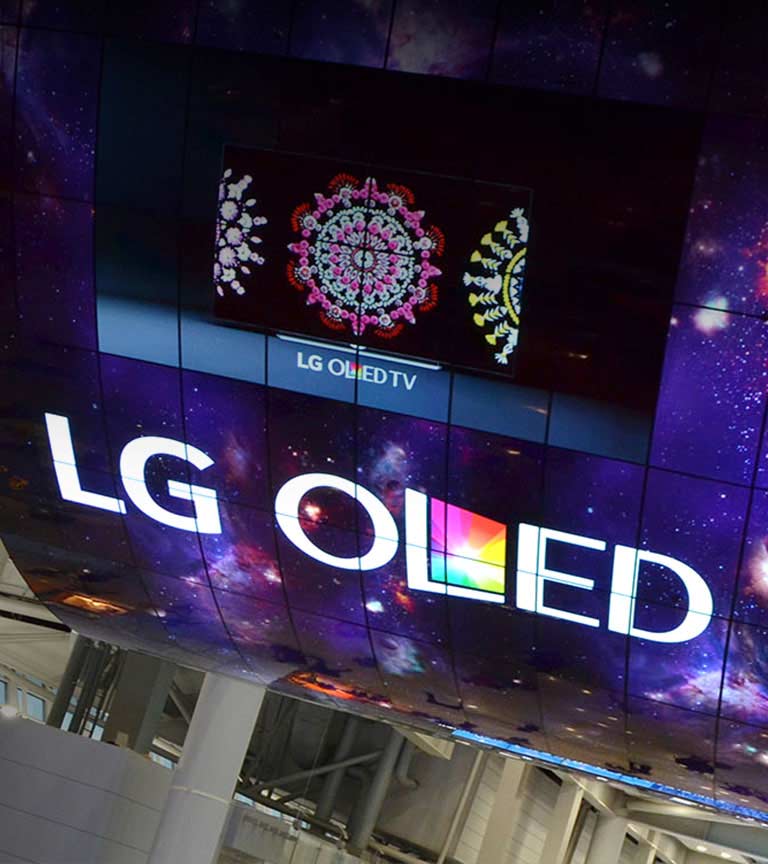 SuperSign_Hero_02_M02_CMS_1526429296732_1553266992887