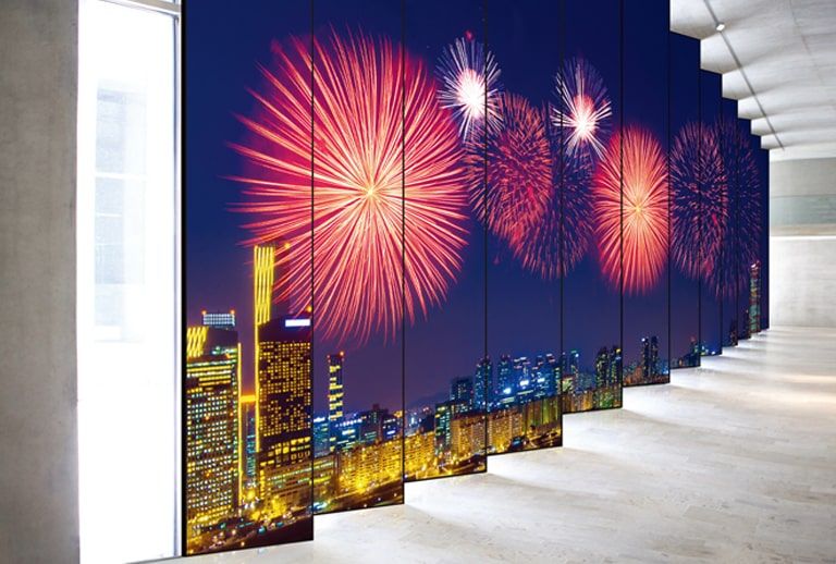 مشهد مُقسَّم يوفر عرضًا يغمر الحواس