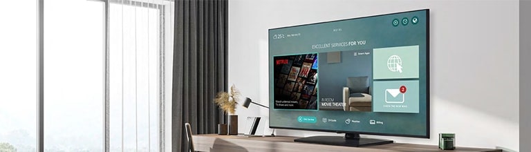 เนื้อหาคอนเทนต์ของโรงแรม รวมถึงแอป Netflix แสดงบนจอทีวีภายในห้องพักโรงแรม