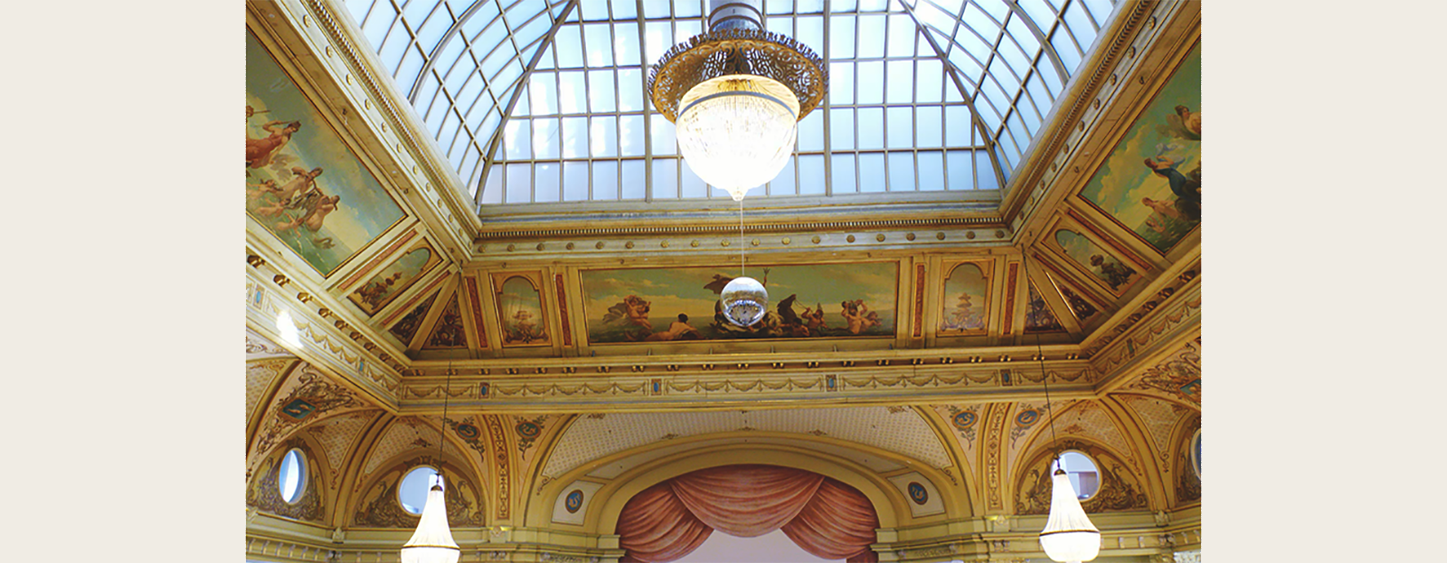 Benelux Grand Hotel
