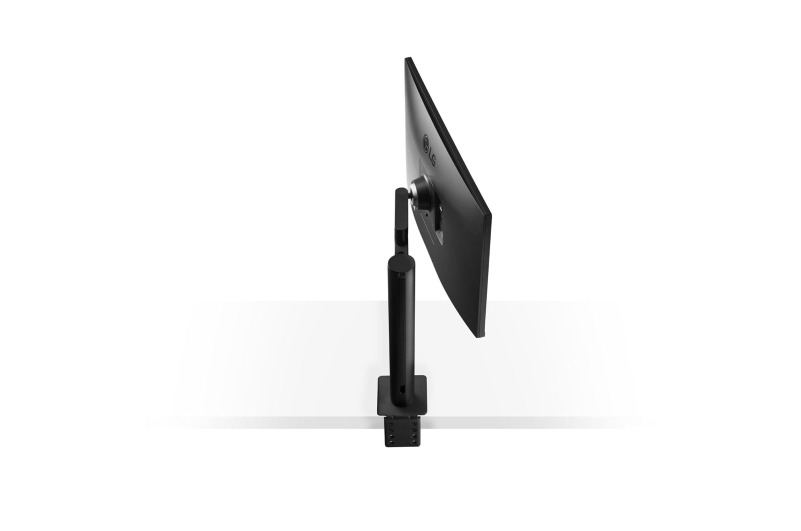 LG 27" QHD Ergo IPS Monitor with USB Type-C™, 27QN880