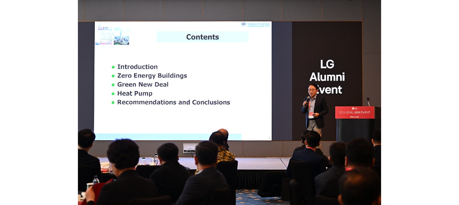SỰ KIỆN LG ALUMNI 2024: NHỮNG CHIA SẺ SÂU SẮC TỪ CÁC CHUYÊN GIA HÀNG ĐẦU CHÂU Á