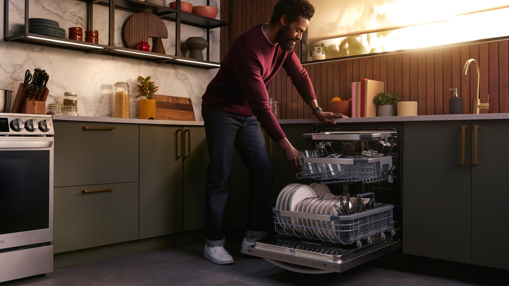 LG QuadWash Pro™ Dishwashers Innovation for you & the whole family