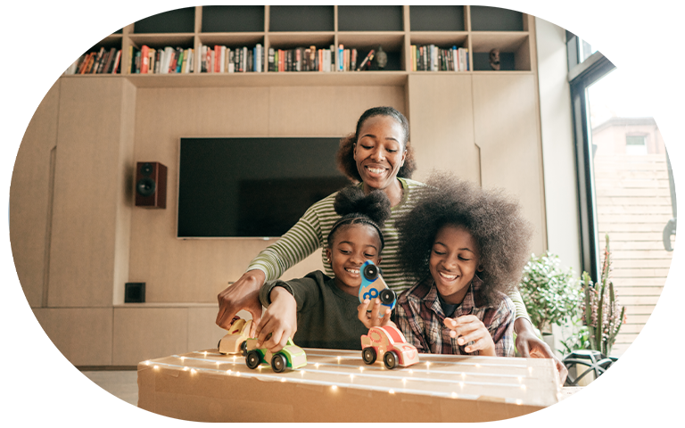 Familie genießt Spielzeit