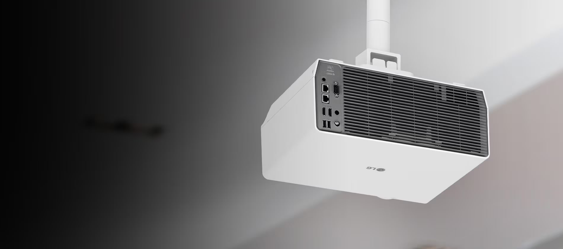 BU60P está instalado en el techo y muestra características de bala