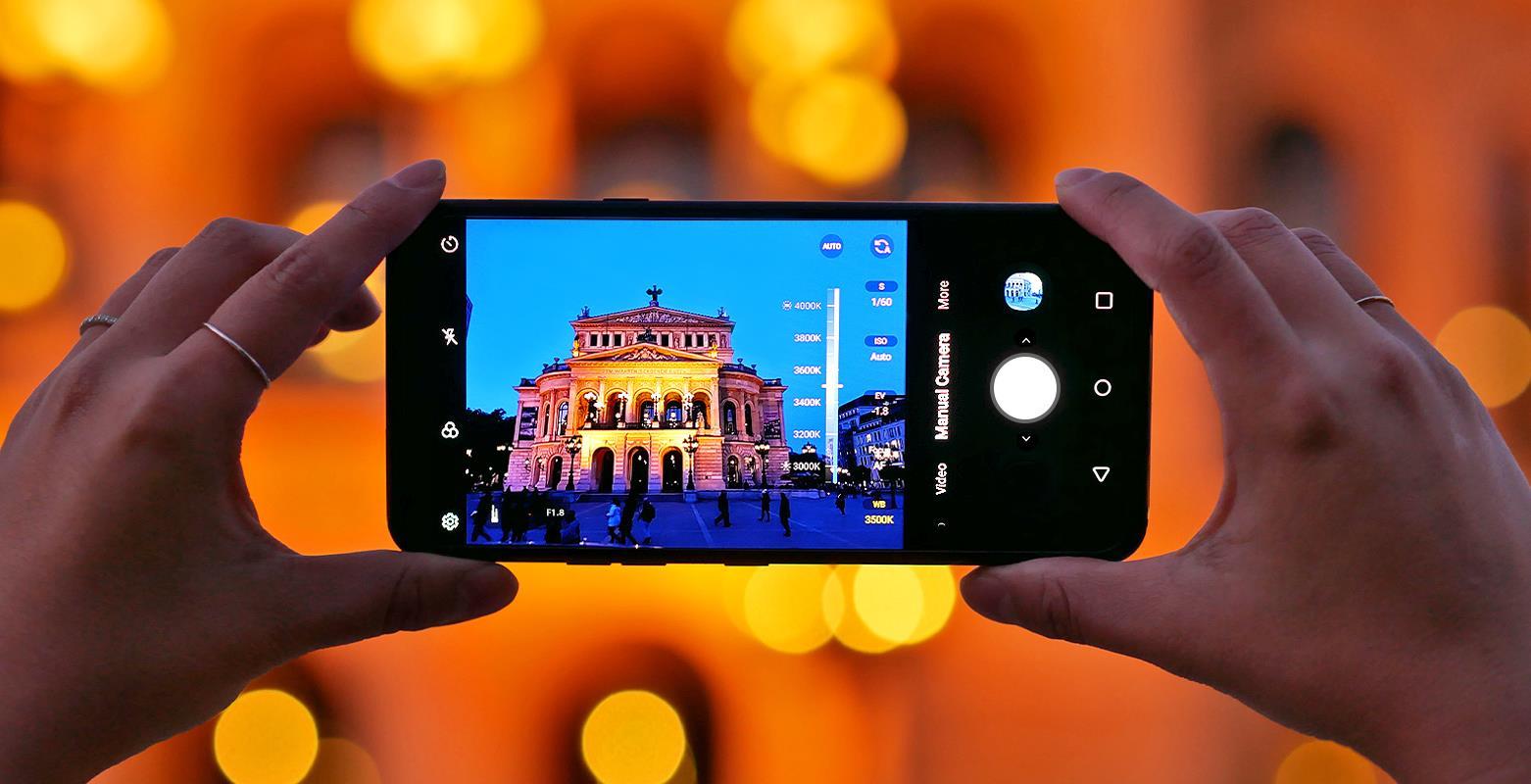 The LG mobile manual camera can compete with DSLRs for camera quality, allowing you to have some control over how your picture looks | More at LG MAGAZINE
