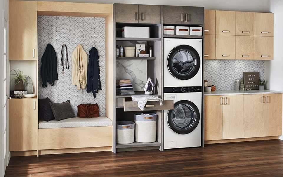 A laundry room equipped with an LG washing machine and dryer