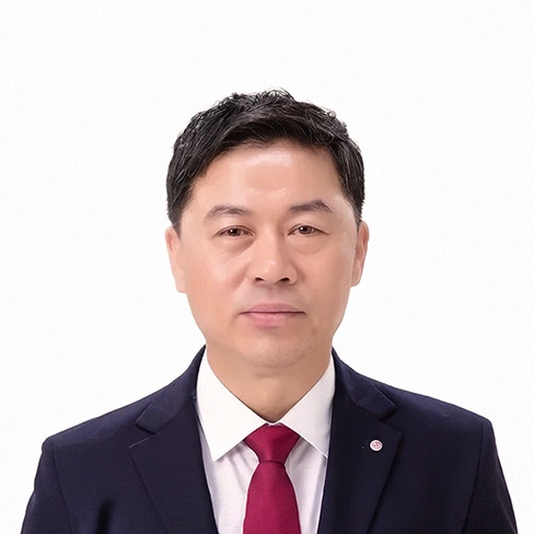 A frontal portrait of Jae-cheol Lyu