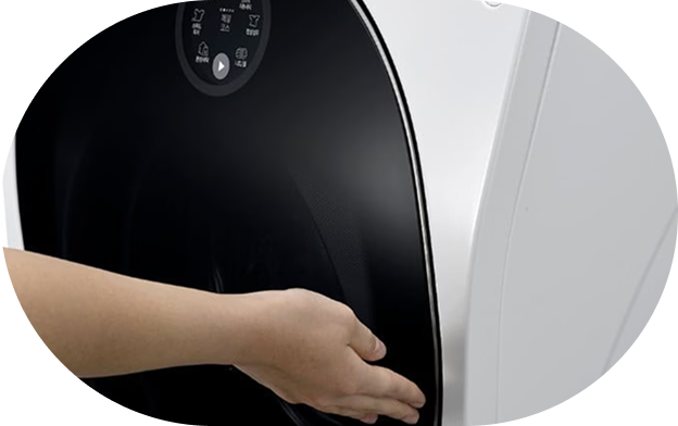 A scene showing the use of the Smart Touch Door feature, with a hand pressing the middle-right area of the refrigerator door to open it