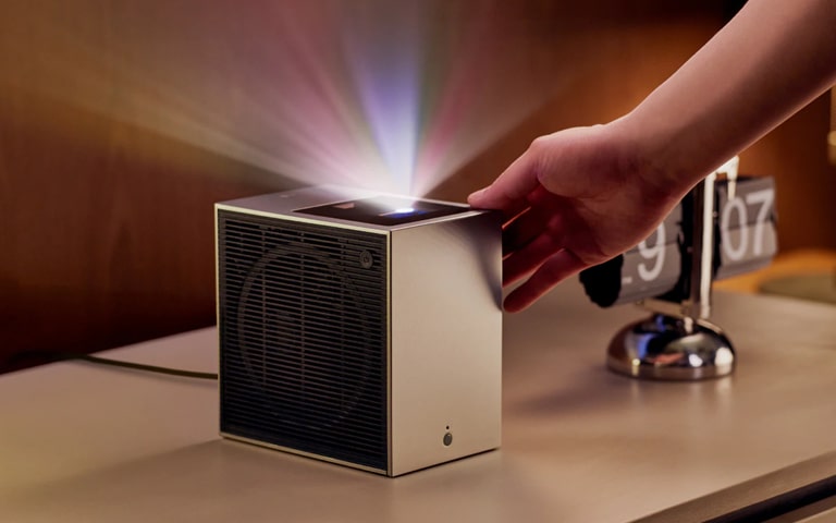 LG projector
